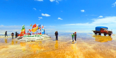 Uyuni_flagpoint　Salar d’Uyuni – Point du monument aux drapeaux